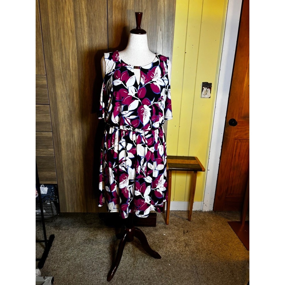 293. Roz & Ali Women 1X Floral Cold Shoulder Dress Knee Length Chic - Picture 2 of 5